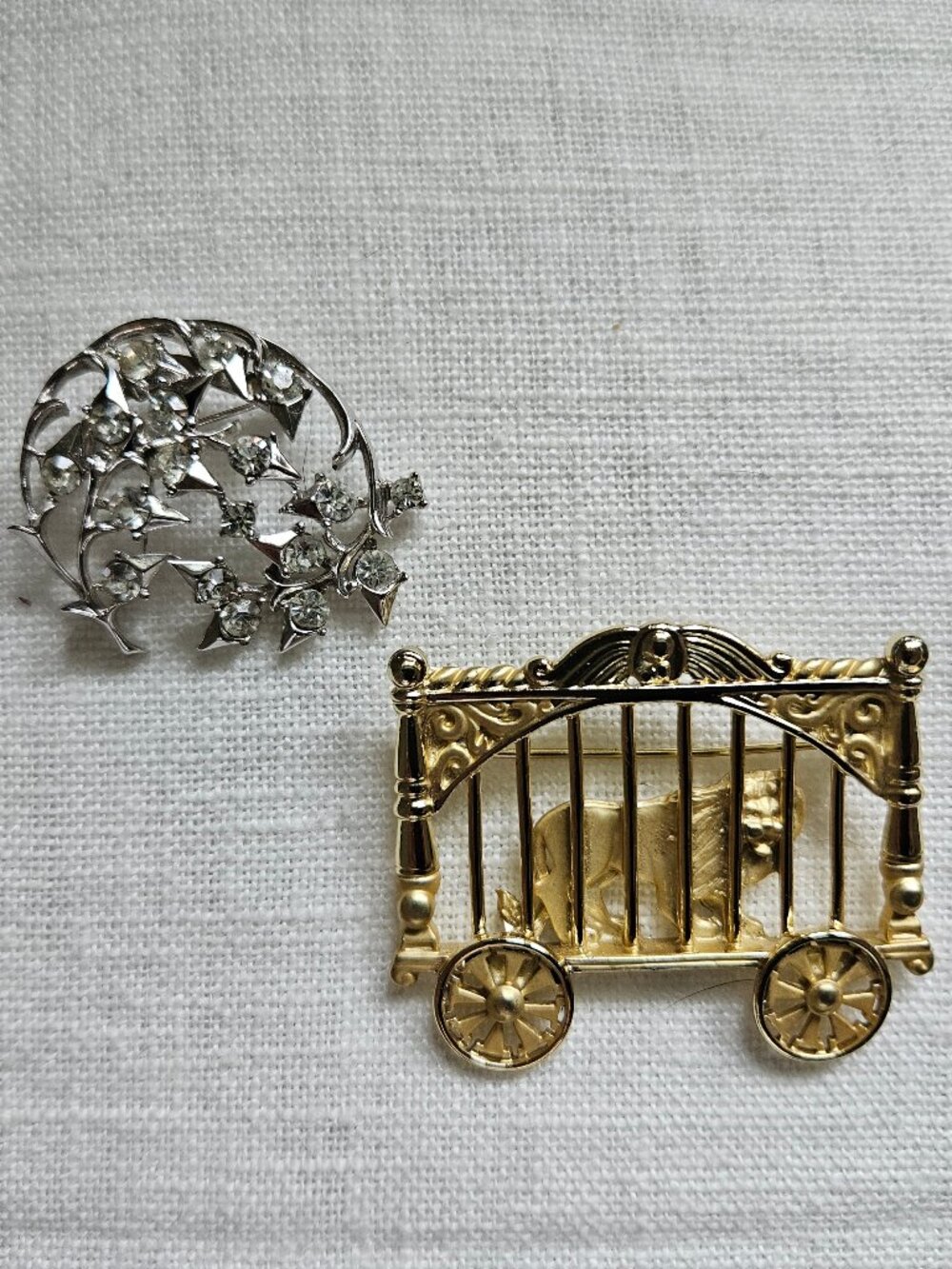 2 Vintage CORO Costume Jewellery Brooches